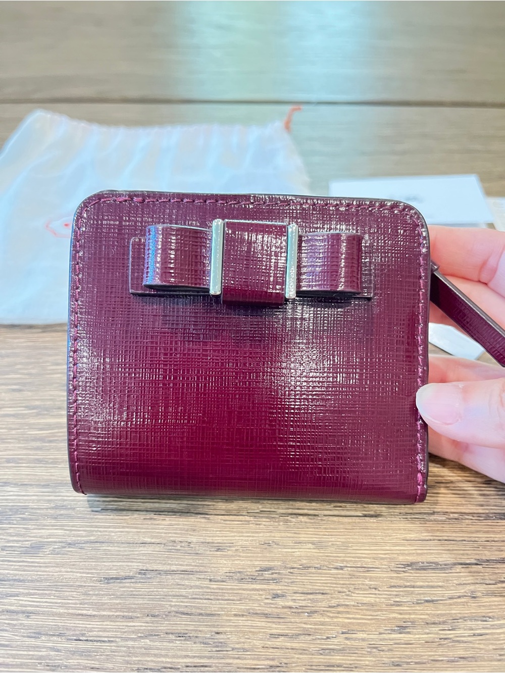 Authentic Coach F52224 Beau Bow Glossy Crossgrain Leather Compact Wallet
